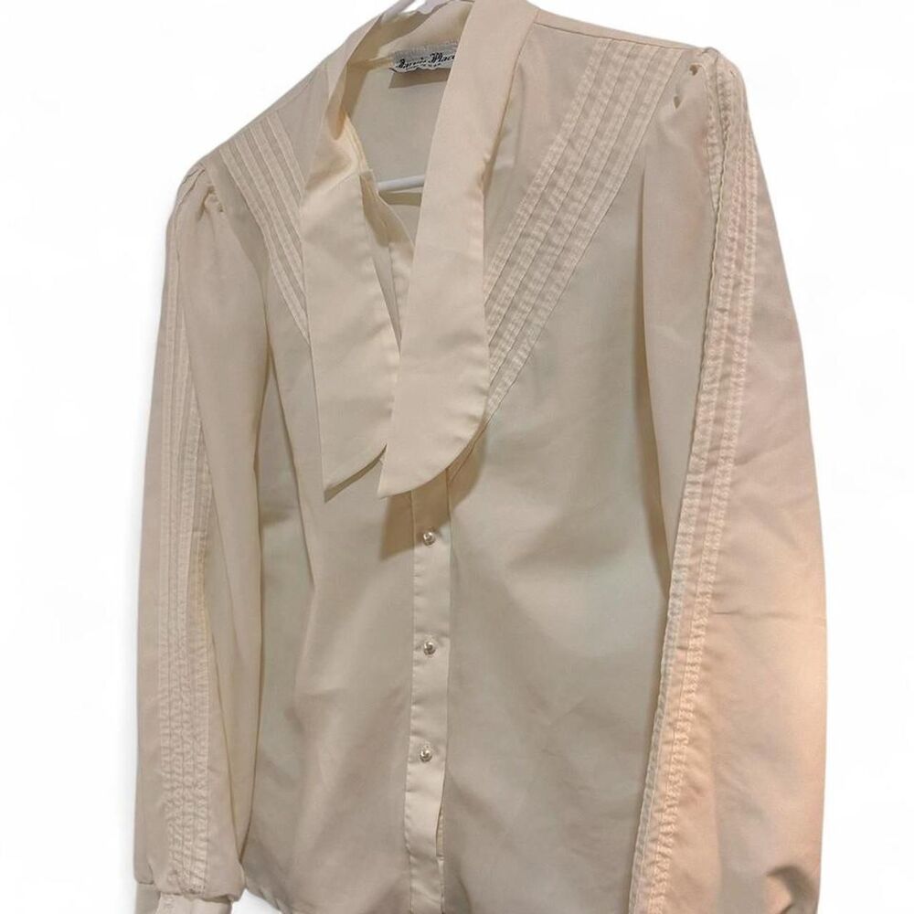 VINTAGE Women's Cream and White Blouse - Picture 2 of 7